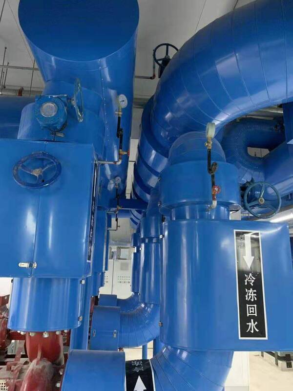 空調機房管道橡塑保溫_彩鋼板外殼現場圖2.jpg
